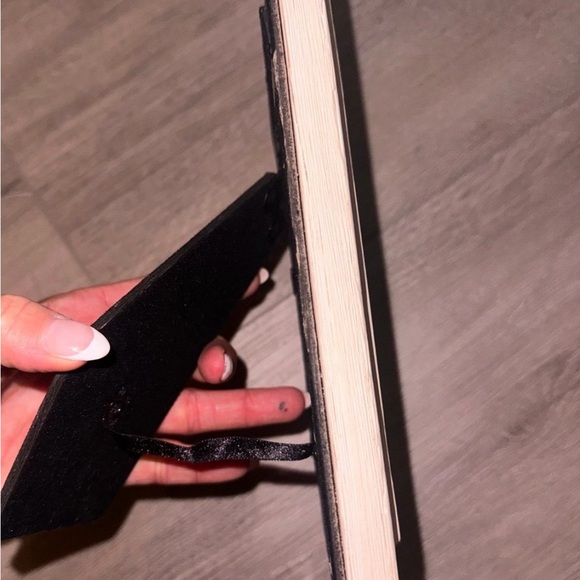 Cream Photo Frame - Picture 2 of 3